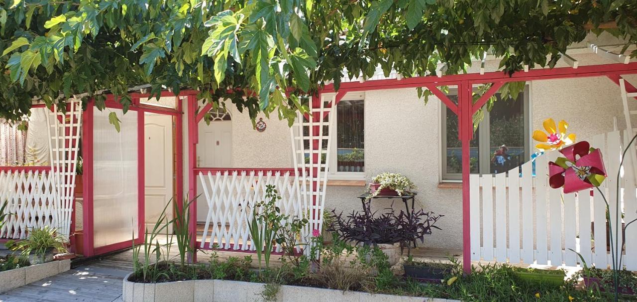 Au Rendez-Vous Des Arts Vila Alzonne Exterior foto